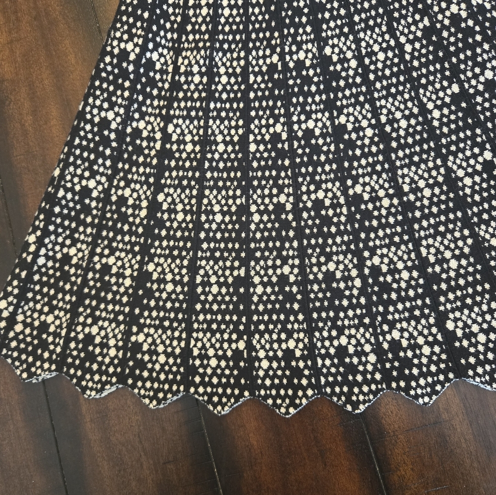 Taylor Sweater Dress - Picture 3 of 9